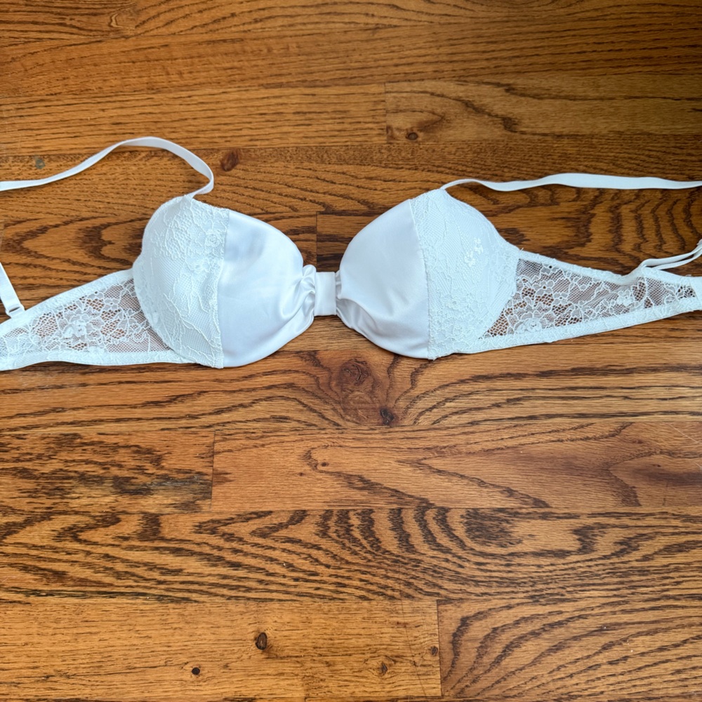 Adore Me White Lace Bra - Delicate Lace Cups